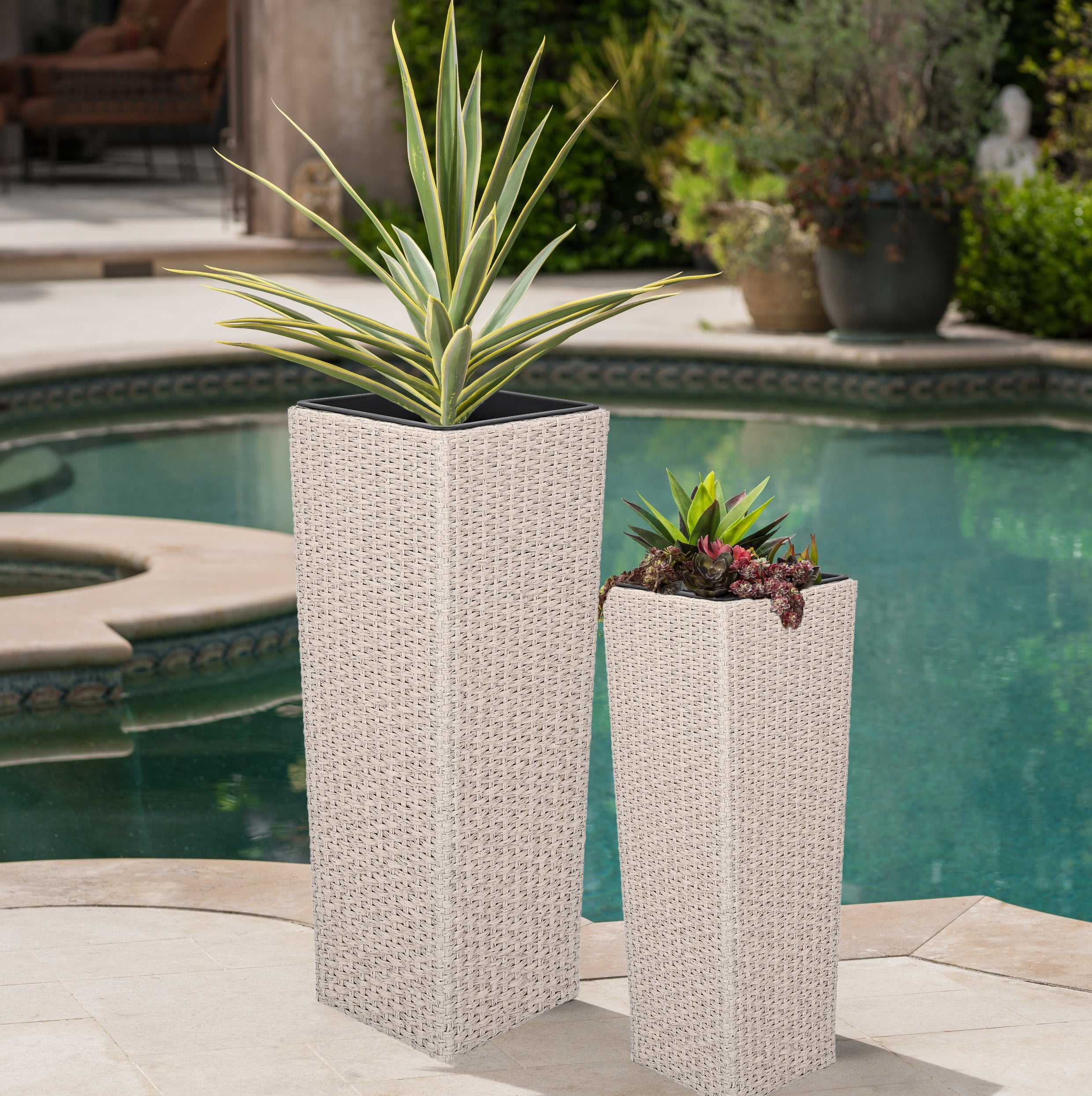 Outdoor PE Wicker Flower Pots 2-Piece Set Beige