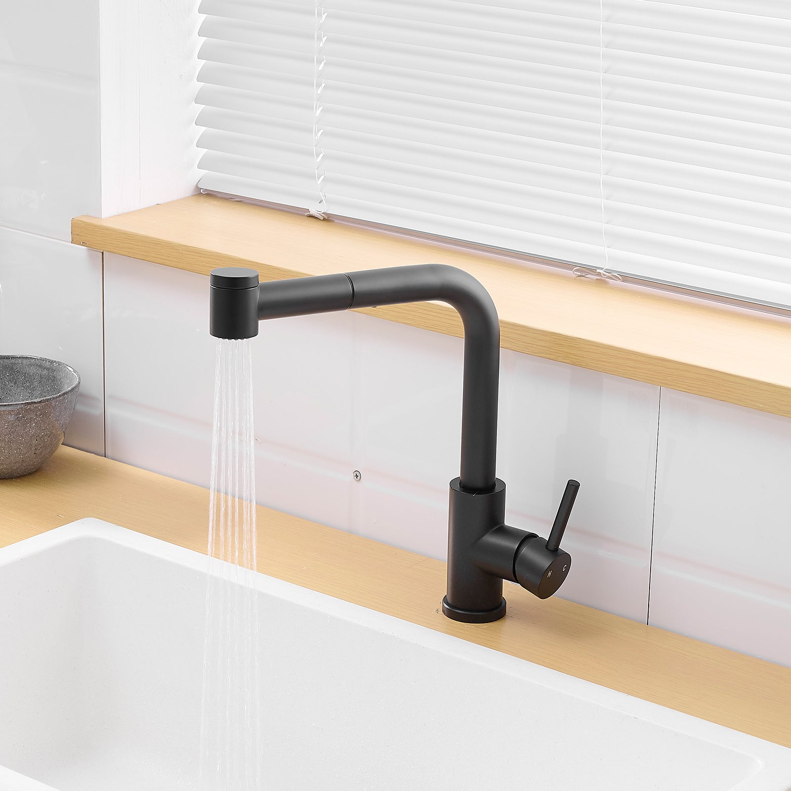 Black Kitchen Sink Faucet with Pull Out Sprayer