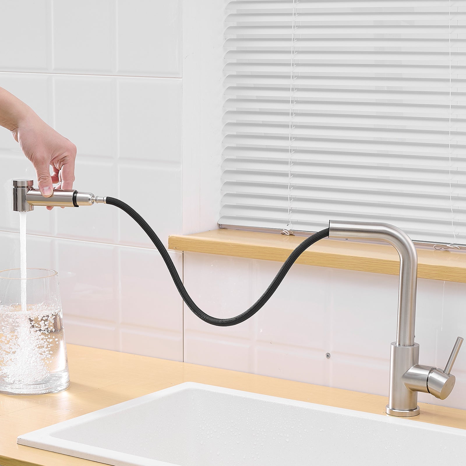 Black Kitchen Sink Faucet with Pull Out Sprayer
