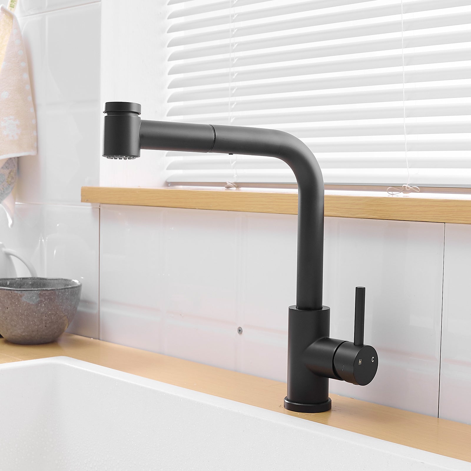 Black Kitchen Sink Faucet with Pull Out Sprayer
