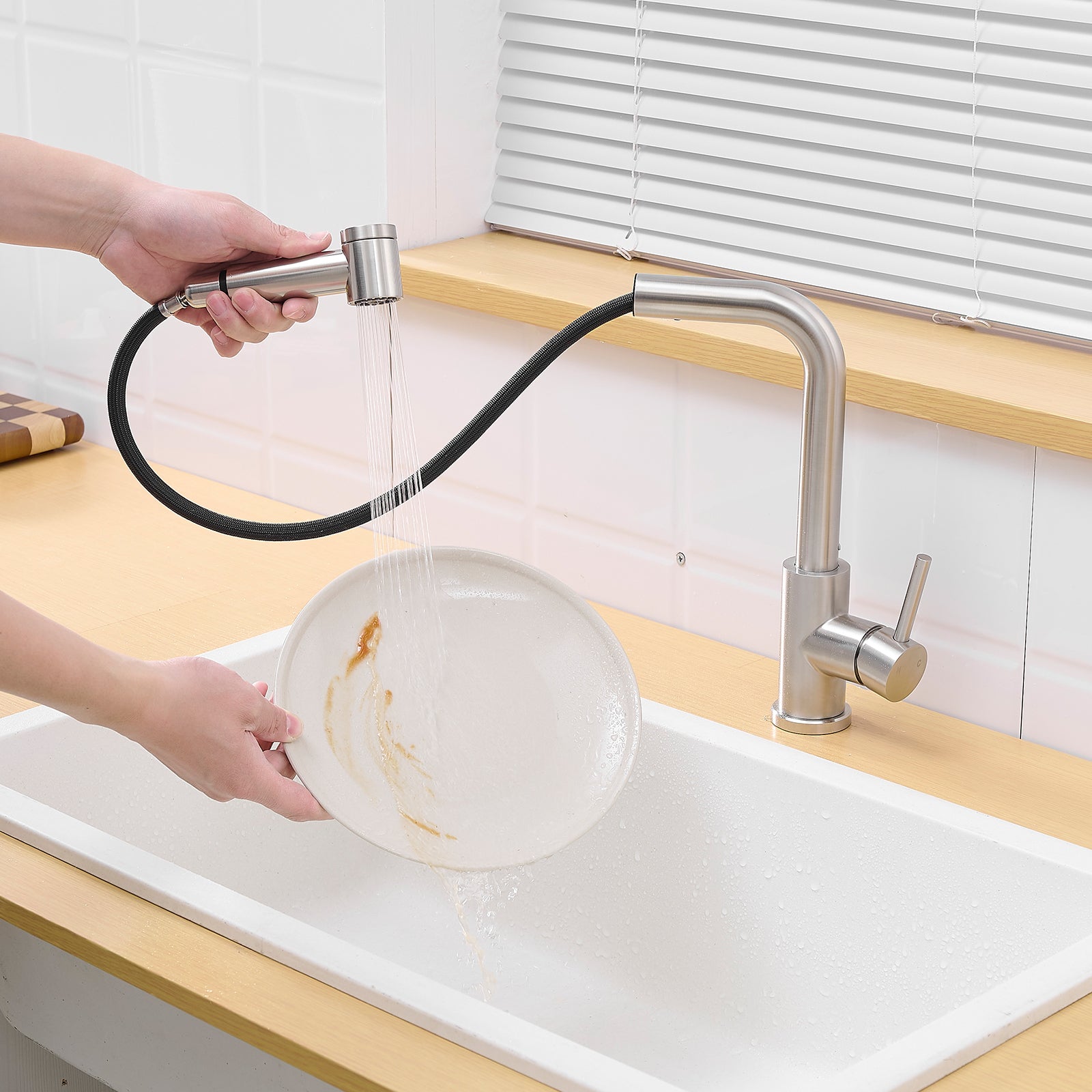 Black Kitchen Sink Faucet with Pull Out Sprayer